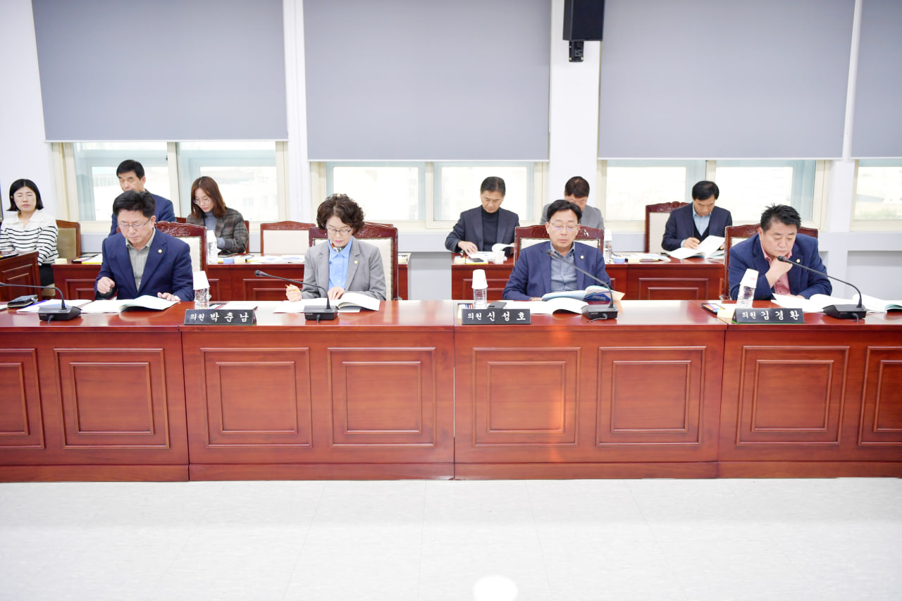'빈점포활용방안연구회 최종보고회' 게시글의 사진(3) 'photo_8_2024-11-21_09-00-30.jpg' '빈점포활용방안연구회 최종보고회' 게시글의 사진(3) 'photo_8_2024-11-21_09-00-30.jpg'