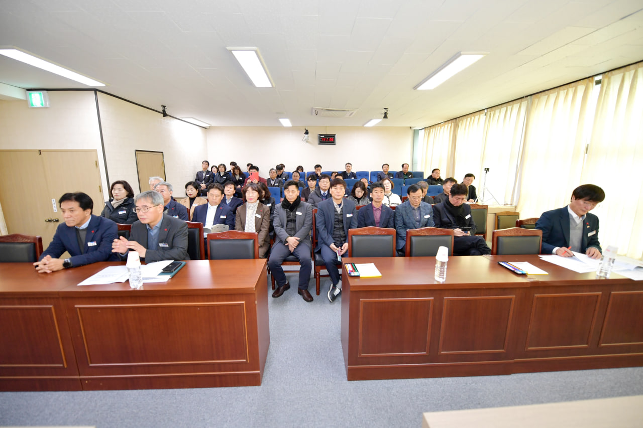 '제282회 문경시의회 제2차 정례회' 게시글의 사진(6) 'photo_28_2024-12-05_10-58-06.jpg' '제282회 문경시의회 제2차 정례회' 게시글의 사진(6) 'photo_28_2024-12-05_10-58-06.jpg'