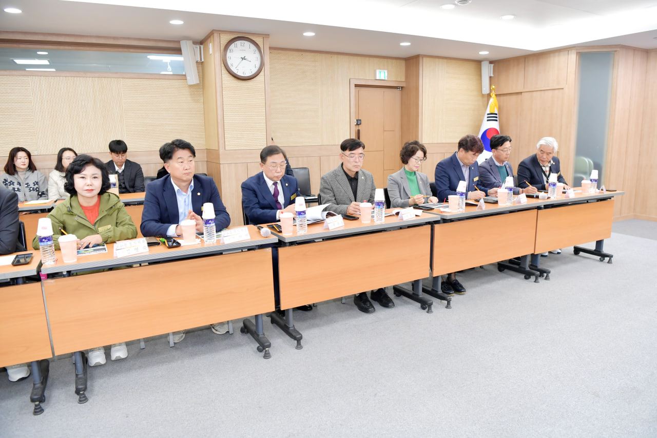 '소상공인 조직 활성화 연구용역 최종보고회' 게시글의 사진(4) 'photo_5_2024-11-20_11-13-29.jpg' '소상공인 조직 활성화 연구용역 최종보고회' 게시글의 사진(4) 'photo_5_2024-11-20_11-13-29.jpg'