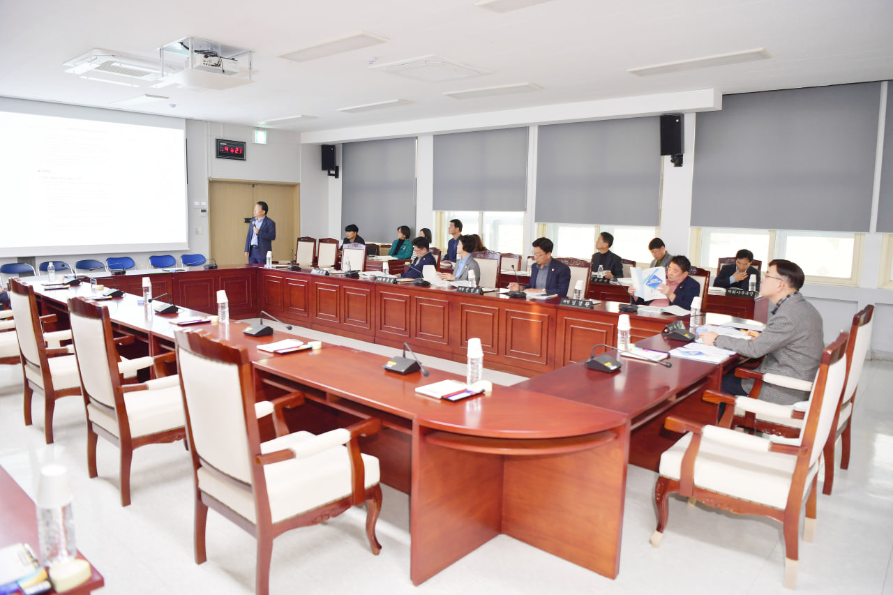 '빈점포활용방안연구회 최종보고회' 게시글의 사진(4) 'photo_2_2024-11-21_09-00-30.jpg' '빈점포활용방안연구회 최종보고회' 게시글의 사진(4) 'photo_2_2024-11-21_09-00-30.jpg'