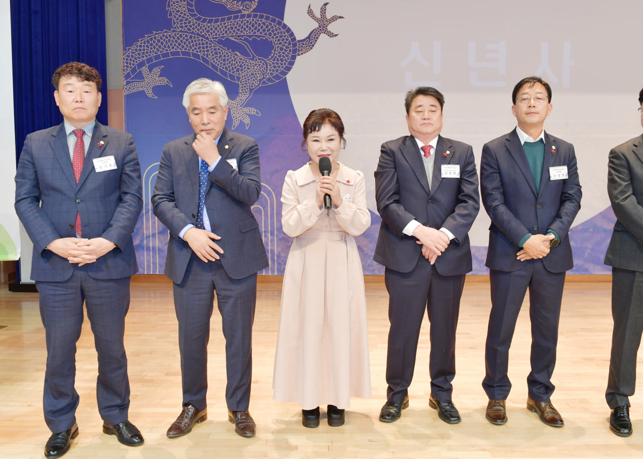 '2024 문경시 신년교례회' 게시글의 사진(13) 'photo_8_2024-01-03_22-05-43.jpg' '2024 문경시 신년교례회' 게시글의 사진(13) 'photo_8_2024-01-03_22-05-43.jpg'