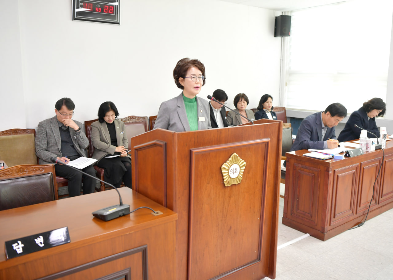 '제283회 문경시의회 임시회 상임위원회 활동' 게시글의 사진(18) 'photo_24_2025-03-03_15-55-31.jpg' '제283회 문경시의회 임시회 상임위원회 활동' 게시글의 사진(18) 'photo_24_2025-03-03_15-55-31.jpg'
