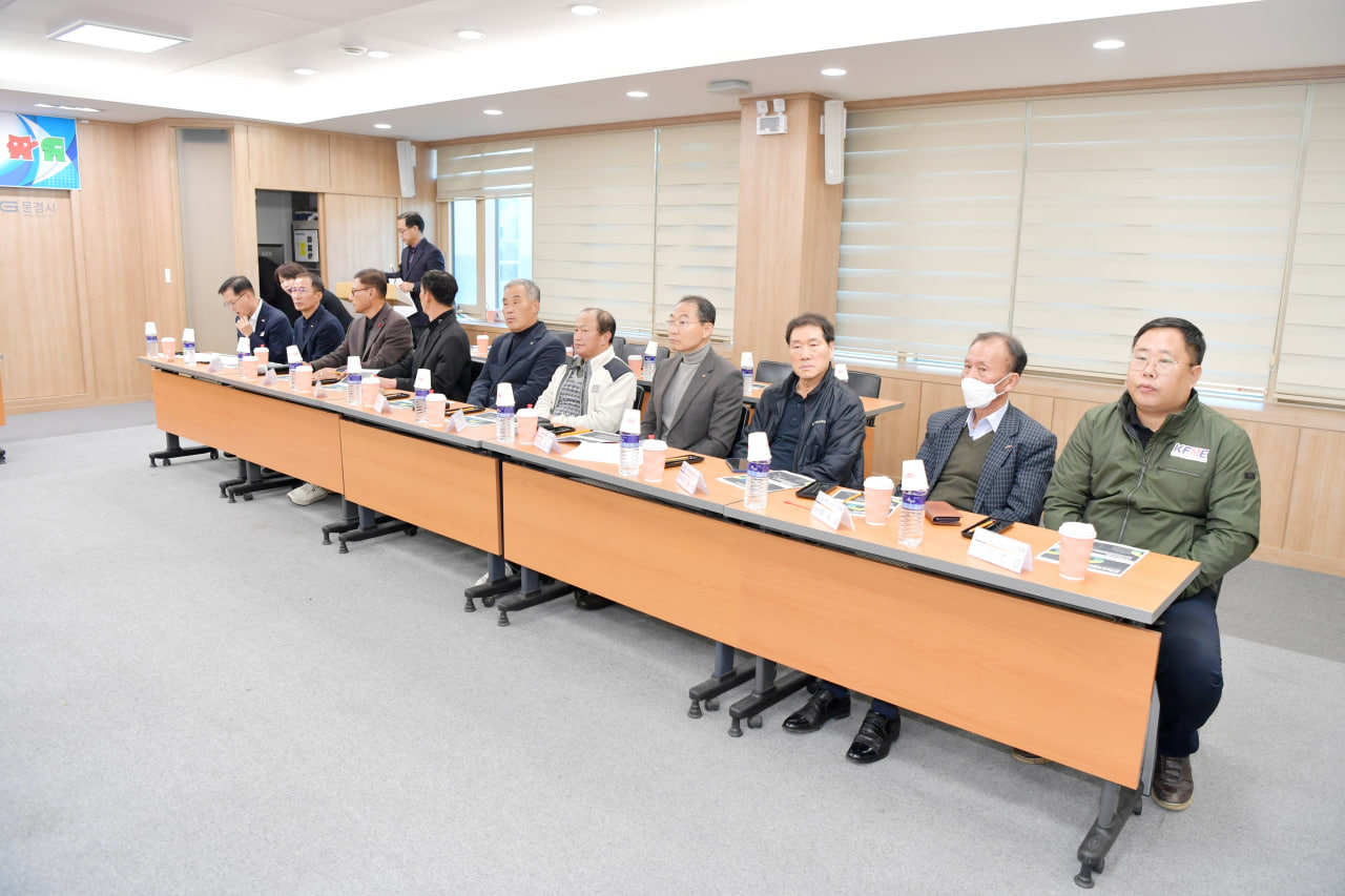 '소상공인 조직 활성화 연구용역 최종보고회' 게시글의 사진(9) 'photo_9_2024-11-20_11-13-29.jpg' '소상공인 조직 활성화 연구용역 최종보고회' 게시글의 사진(9) 'photo_9_2024-11-20_11-13-29.jpg'