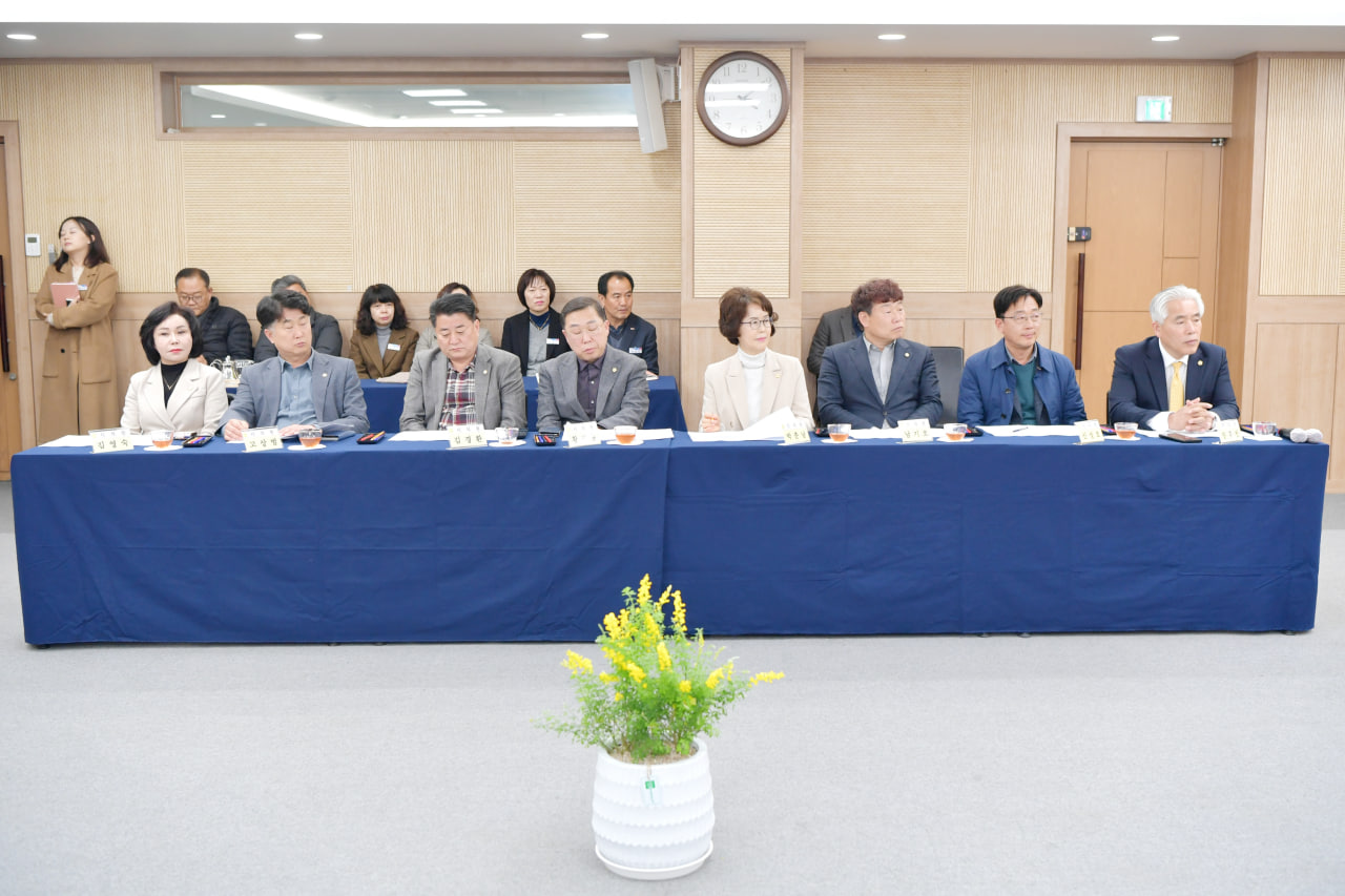 '문경오미자청 유럽수출 MOA 체결식' 게시글의 사진(3) 'photo_10_2025-03-19_09-04-51.jpg' '문경오미자청 유럽수출 MOA 체결식' 게시글의 사진(3) 'photo_10_2025-03-19_09-04-51.jpg'