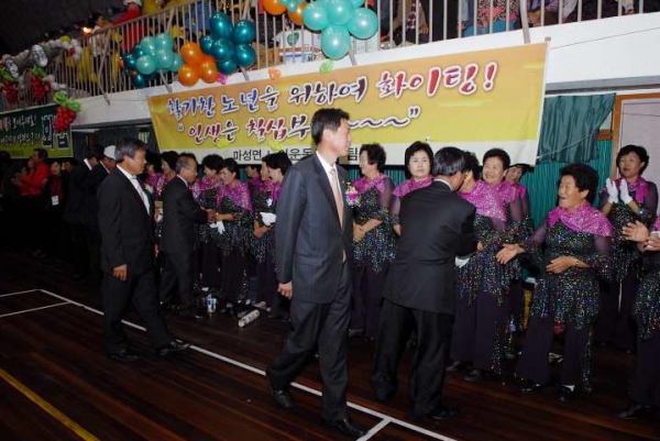 '2007년 문경시노인건강축제(2007. 10. 25 실내체육관)' 게시글의 사진(1) 'DSC_0084-720.jpg'