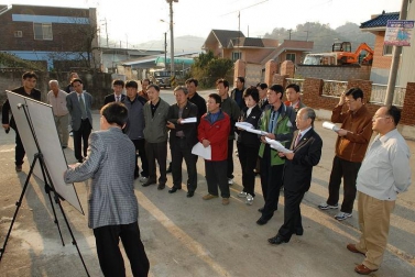 제112회 문경시의회임시회 주요사업장 현장답사 - 도시 주거환경 개선사업\"공평지구\"(2007. 11. 8)