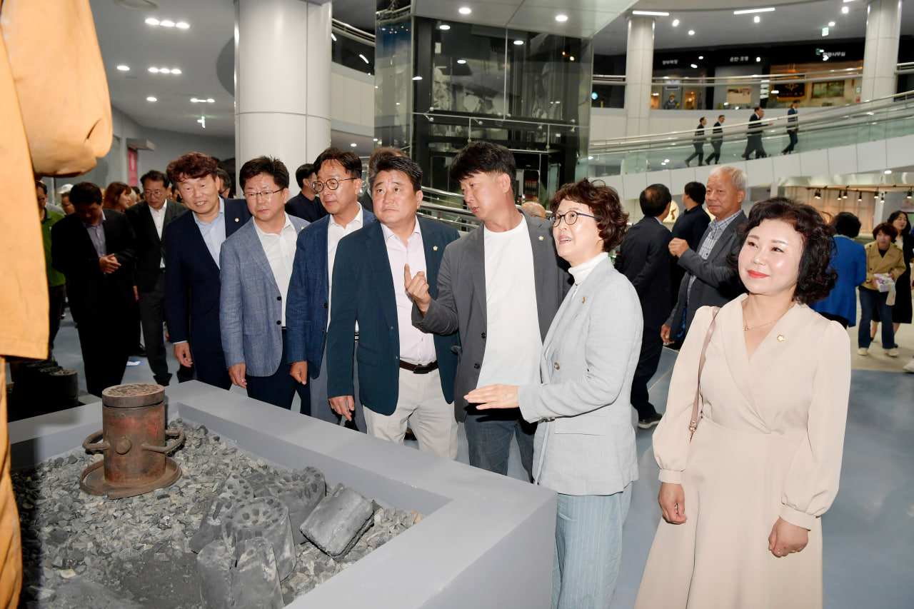 '문경 석탄박물과 재개관 기념식' 게시글의 사진(5) 'photo_5_2024-05-09_20-19-07.jpg' '문경 석탄박물과 재개관 기념식' 게시글의 사진(5) 'photo_5_2024-05-09_20-19-07.jpg'