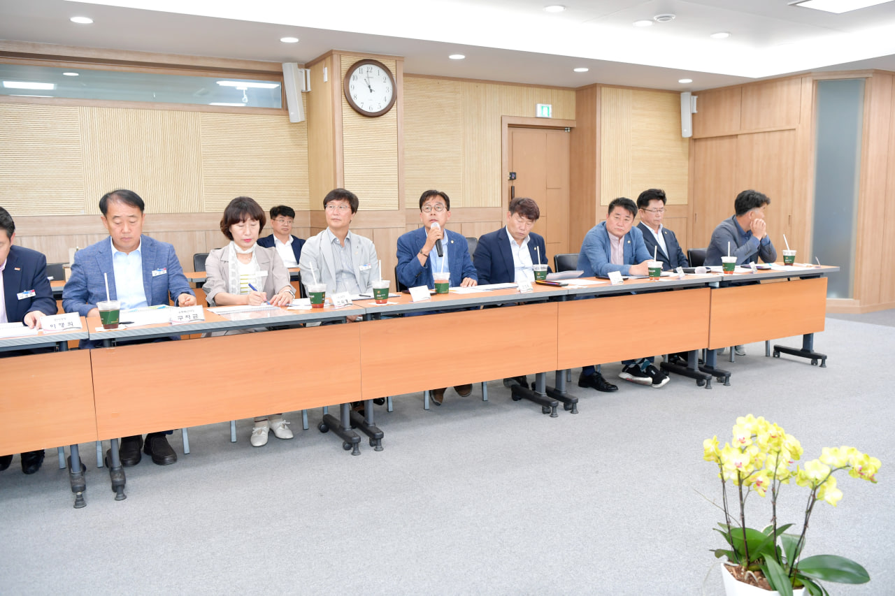 '문경시 유통업무설비 타당성 조사 및 기본구상용역 최봉 보고회' 게시글의 사진(11) 'photo_2_2024-05-29_22-01-45.jpg'