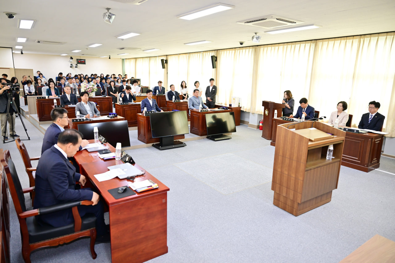 제9대 문경시의회 의원 퇴임식 및 공무원 공로연수식
