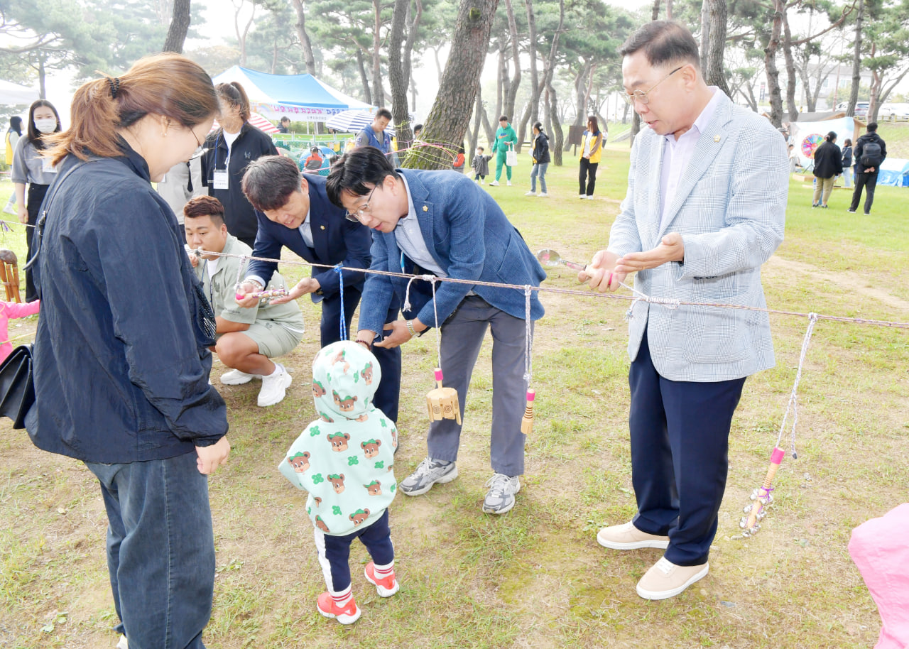 '제8회 숲 페스티벌' 게시글의 사진(12) 'photo_2_2024-10-14_09-23-57.jpg' '제8회 숲 페스티벌' 게시글의 사진(12) 'photo_2_2024-10-14_09-23-57.jpg'