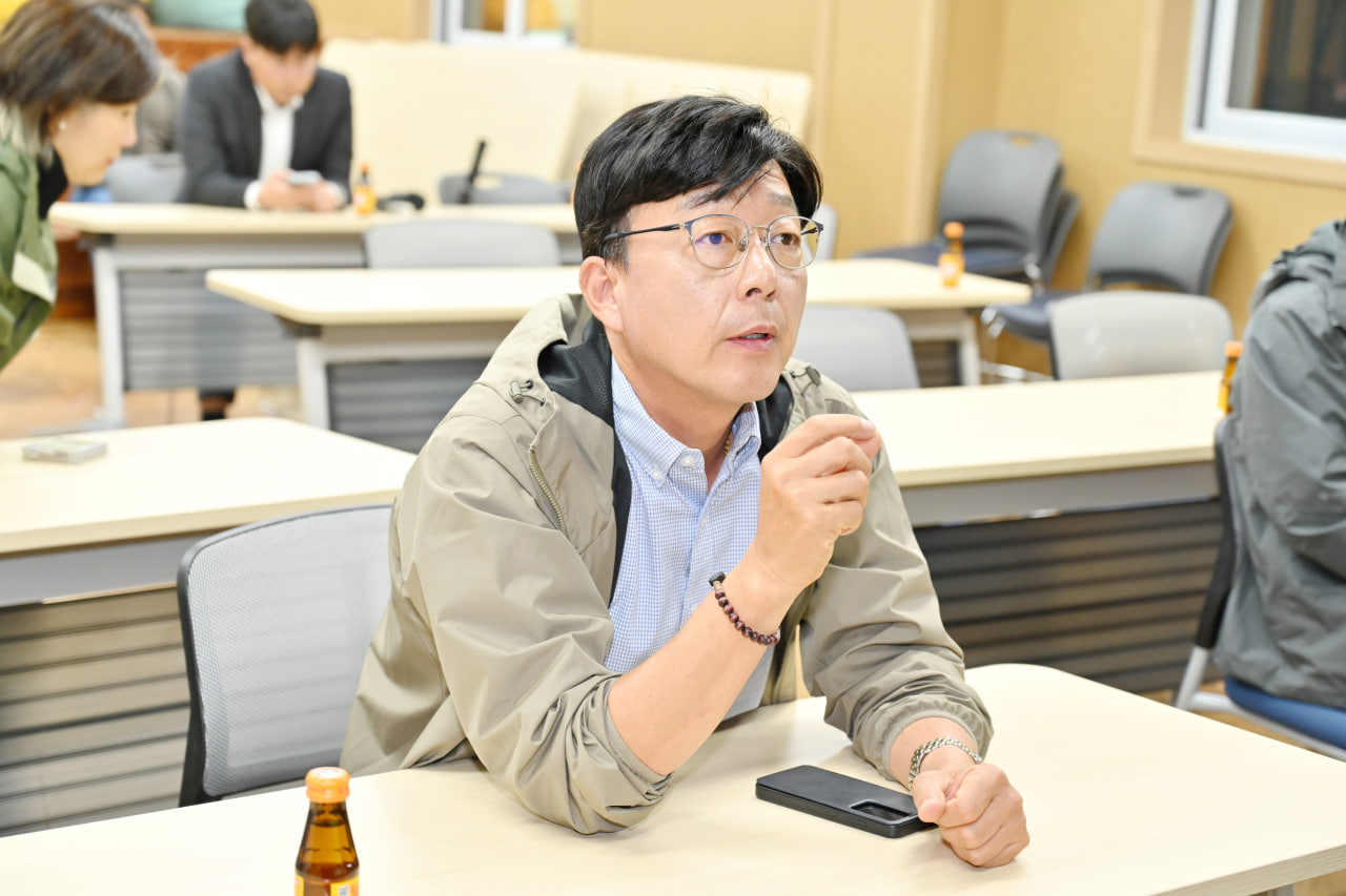 '빈점포활용방안연구회 현장 견학 - 경주 금리단길,황리단길' 게시글의 사진(6) 'photo_10_2024-10-21_20-51-43.jpg' '빈점포활용방안연구회 현장 견학 - 경주 금리단길,황리단길' 게시글의 사진(6) 'photo_10_2024-10-21_20-51-43.jpg'