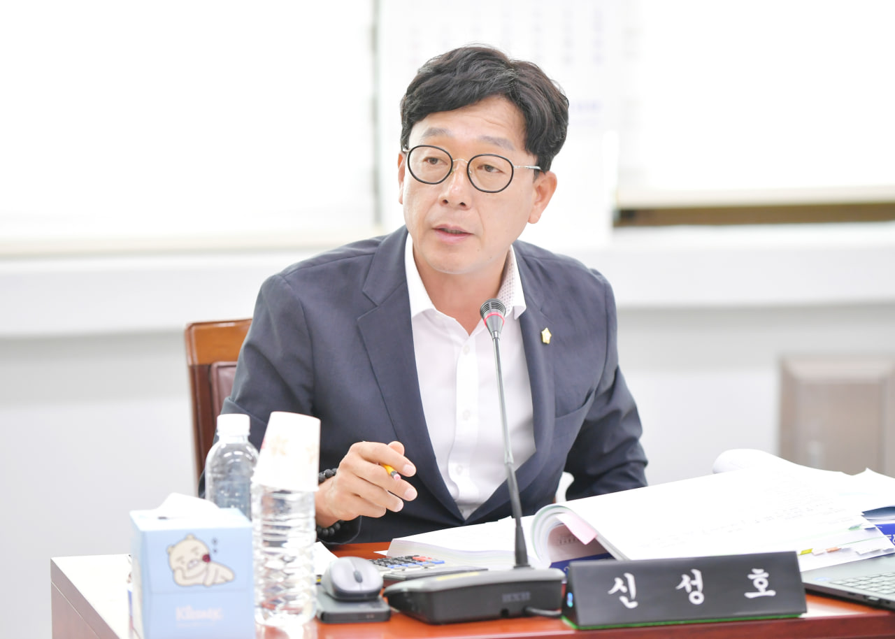 '제285회 문경시의회 제1차 정례회 산업건설위원회' 게시글의 사진(13) 'photo_4_2025-06-12_09-06-28.jpg' '제285회 문경시의회 제1차 정례회 산업건설위원회' 게시글의 사진(13) 'photo_4_2025-06-12_09-06-28.jpg'