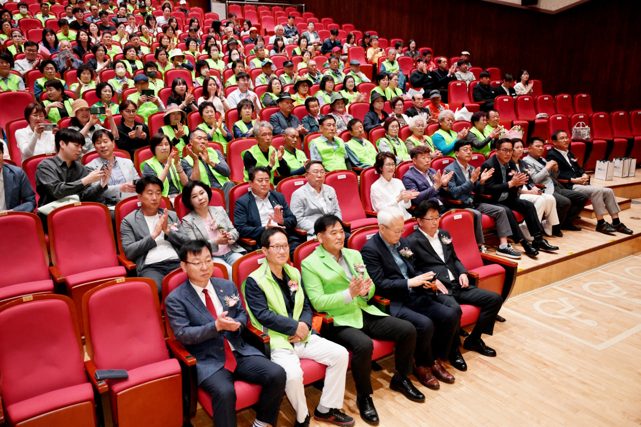 '제30회 환경의 날 기념식' 게시글의 사진(10) 'photo_12_2025-06-08_16-52-22.jpg' '제30회 환경의 날 기념식' 게시글의 사진(10) 'photo_12_2025-06-08_16-52-22.jpg'