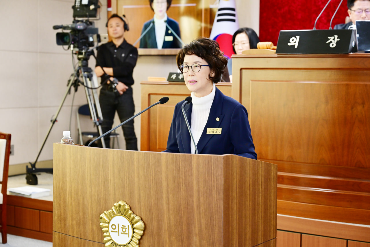 '제288회 문경시의회 임시회' 게시글의 사진(17) 'photo_1_2025-10-30_16-59-09.jpg'