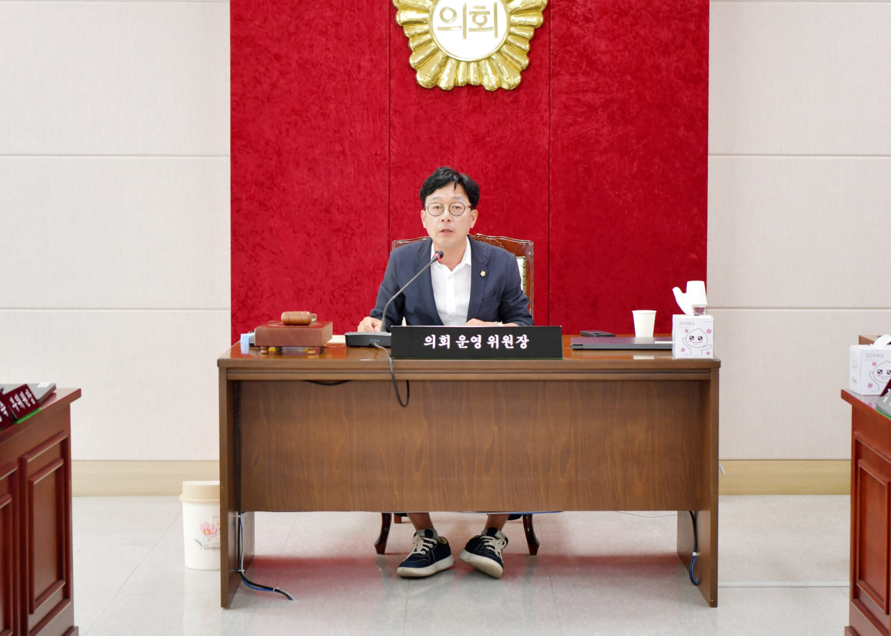 '제284회 문경시의회 임시회 폐회중 운영위원회' 게시글의 사진(2) 'photo_10_2025-05-26_20-08-38.jpg' '제284회 문경시의회 임시회 폐회중 운영위원회' 게시글의 사진(2) 'photo_10_2025-05-26_20-08-38.jpg'
