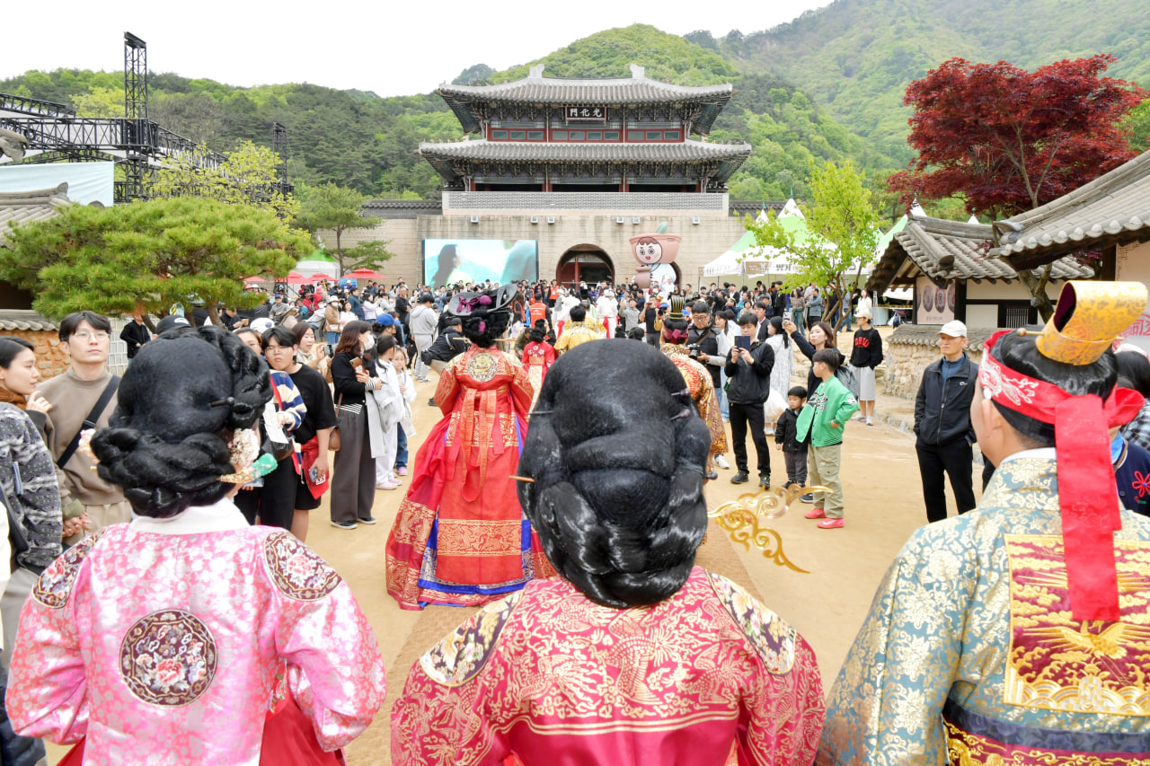 2025 문경찻사발축제와 함께하는 한복패션쇼