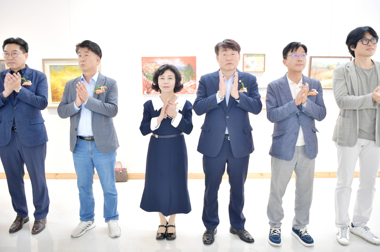 '제38회 문경미술협회전 개회식' 게시글의 사진(5) 'photo_2_2024-10-14_09-23-30.jpg' '제38회 문경미술협회전 개회식' 게시글의 사진(5) 'photo_2_2024-10-14_09-23-30.jpg'