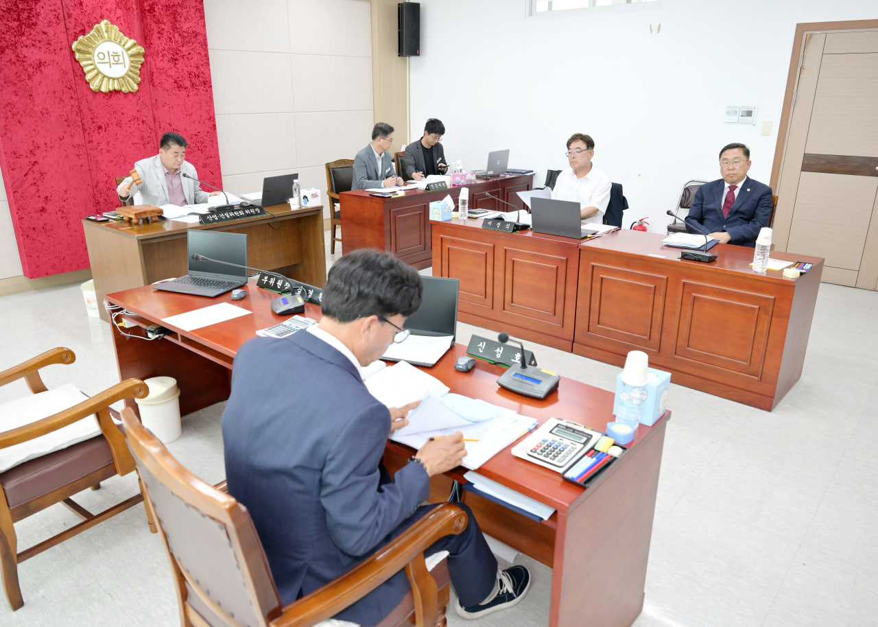 '제285회 문경시의회 제1차 정례회 산업건설위원회' 게시글의 사진(14) 'photo_3_2025-06-12_09-04-19.jpg' '제285회 문경시의회 제1차 정례회 산업건설위원회' 게시글의 사진(14) 'photo_3_2025-06-12_09-04-19.jpg'