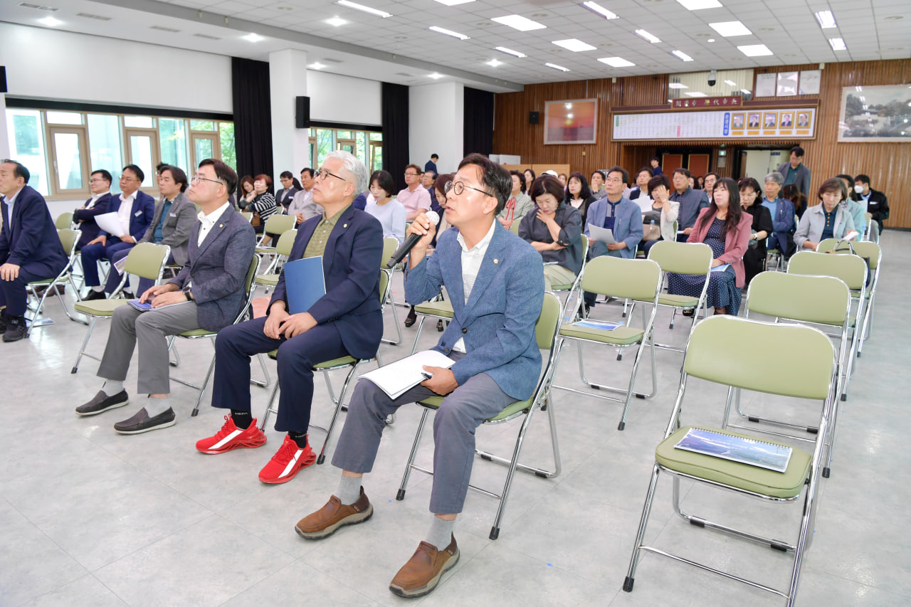 '모전소하천 주민맞춤형 리모델링 실시설계용역 최종 보고회' 게시글의 사진(14) 'photo_1_2024-05-20_13-18-35.jpg' '모전소하천 주민맞춤형 리모델링 실시설계용역 최종 보고회' 게시글의 사진(14) 'photo_1_2024-05-20_13-18-35.jpg'