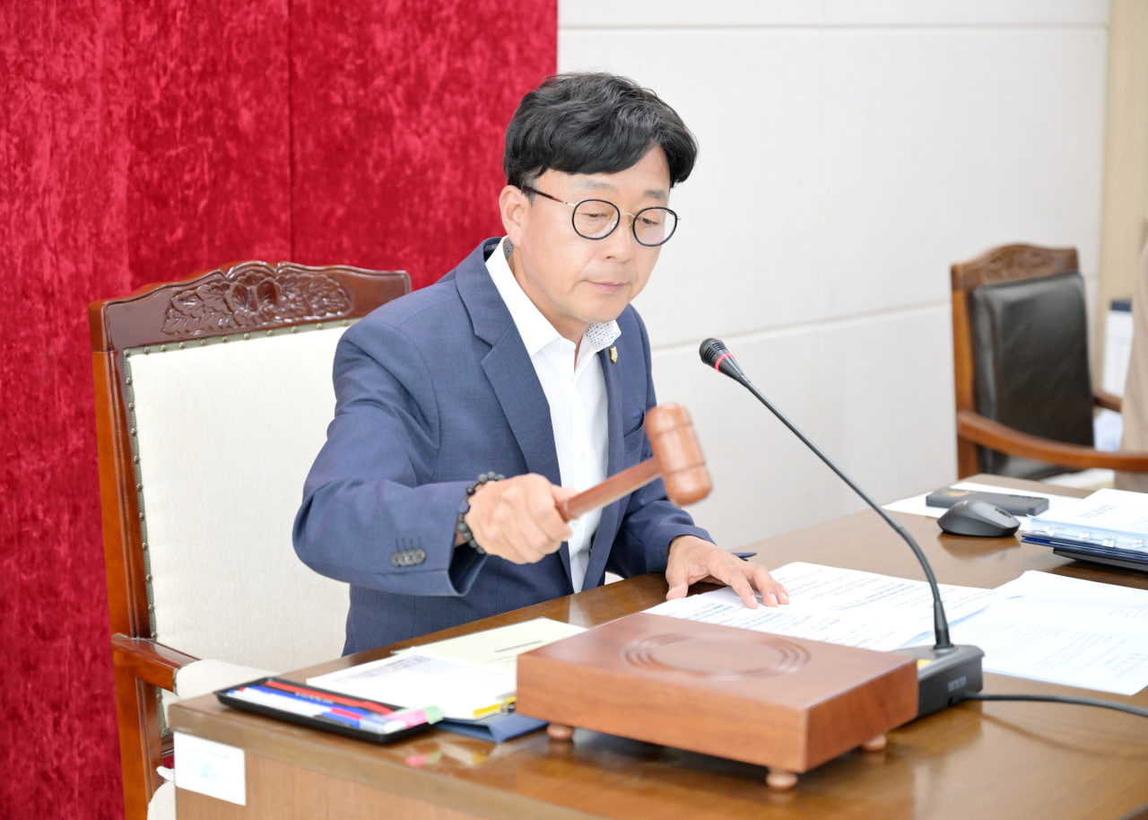 '제285회 문경시의회 제1차 정례회 의회운영위원회' 게시글의 사진(12) 'photo_10_2025-06-12_09-02-57.jpg' '제285회 문경시의회 제1차 정례회 의회운영위원회' 게시글의 사진(12) 'photo_10_2025-06-12_09-02-57.jpg'
