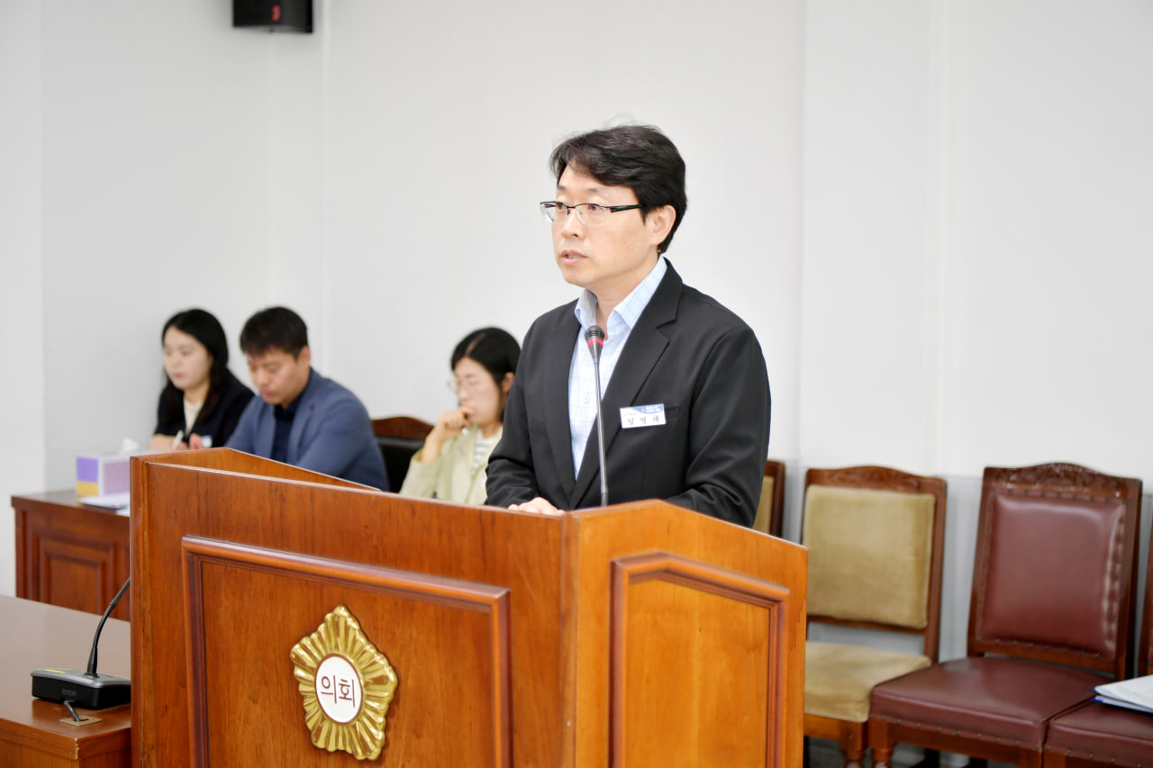 '제284회 문경시의회 임시회 폐회중 운영위원회' 게시글의 사진(5) 'photo_3_2025-05-26_20-08-38.jpg' '제284회 문경시의회 임시회 폐회중 운영위원회' 게시글의 사진(5) 'photo_3_2025-05-26_20-08-38.jpg'