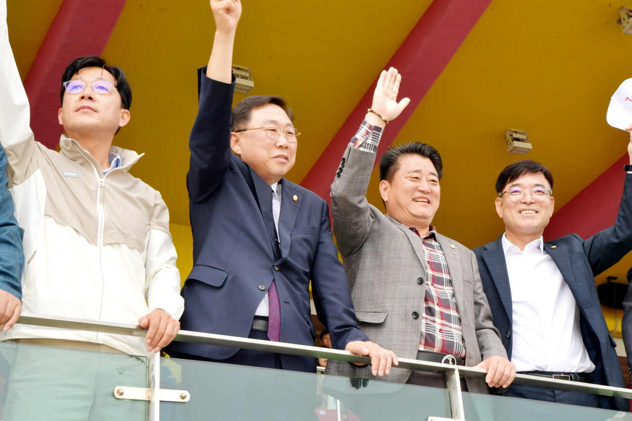 '제73회 문경시민체육대회 및 문화제' 게시글의 사진(7) 'photo_2_2024-10-11_09-59-58.jpg' '제73회 문경시민체육대회 및 문화제' 게시글의 사진(7) 'photo_2_2024-10-11_09-59-58.jpg'