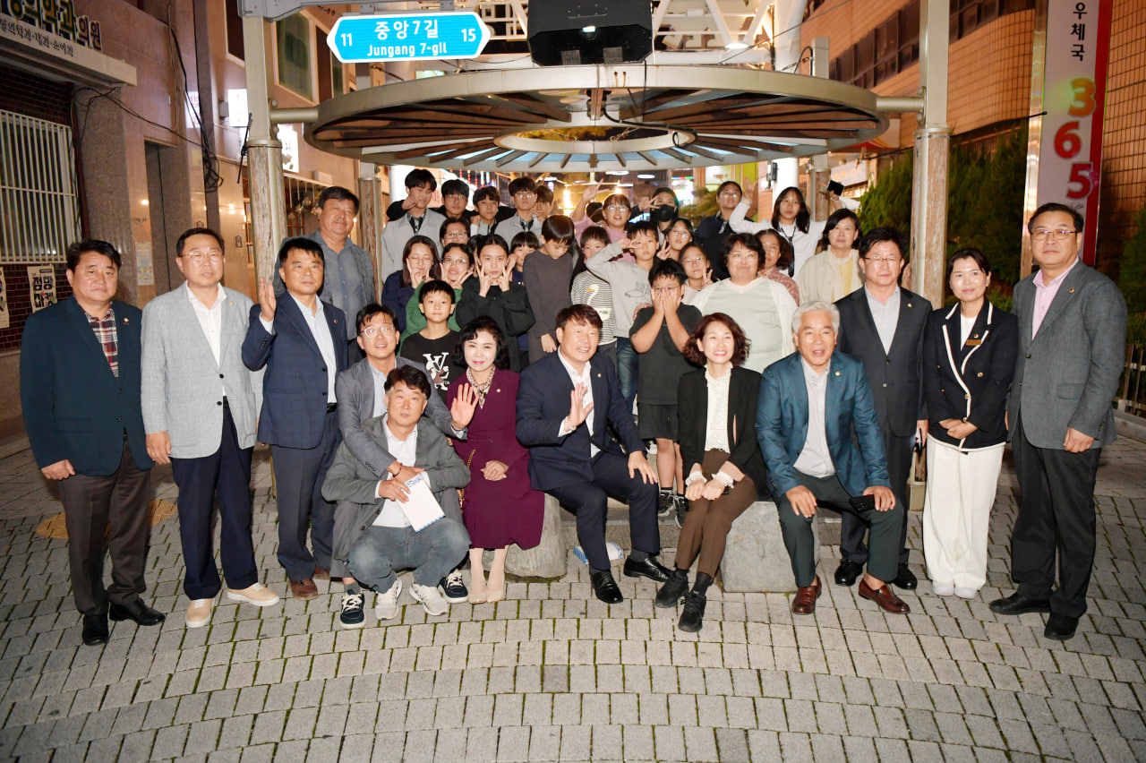 '점촌역 옛터 표지석 제막식' 게시글의 사진(11) 'photo_1_2024-10-08_09-00-19.jpg' '점촌역 옛터 표지석 제막식' 게시글의 사진(11) 'photo_1_2024-10-08_09-00-19.jpg'