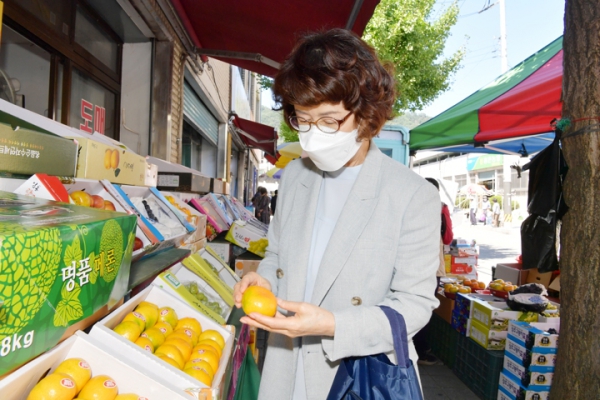 '추석맞이 전통시장 장보기 - 점촌재래시장' 게시글의 사진(6) '6_c_gallery_1663116261.jpg' '추석맞이 전통시장 장보기 - 점촌재래시장' 게시글의 사진(6) '6_c_gallery_1663116261.jpg'