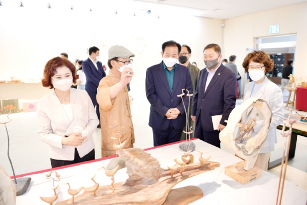 '문경공예인협회 창립 전시회' 게시글의 사진(2) '2_c_gallery_1663479628.jpg' '문경공예인협회 창립 전시회' 게시글의 사진(2) '2_c_gallery_1663479628.jpg'