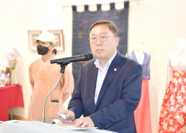 '문경공예인협회 창립 전시회' 게시글의 사진(8) '8_c_gallery_1663479628.jpg' '문경공예인협회 창립 전시회' 게시글의 사진(8) '8_c_gallery_1663479628.jpg'