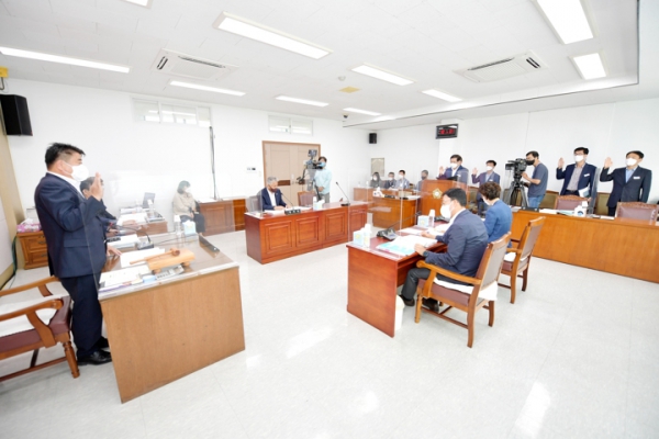 '제259회 문경시의회 제1차 정례회' 게시글의 사진(10) '4_c_gallery_1663741258.jpg' '제259회 문경시의회 제1차 정례회' 게시글의 사진(10) '4_c_gallery_1663741258.jpg'